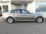 BMW 320i Limousine Xenon PDC Sitzheizung Elektr.Sitz - gebrauchte BMW 3er Reihe aus dem Jahr 2010
