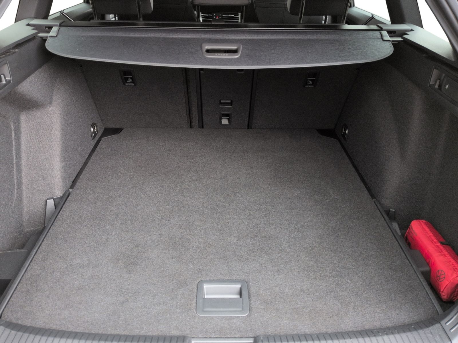 Golf VIII Variant 1.5 eTSI DSG R Line KAMERA