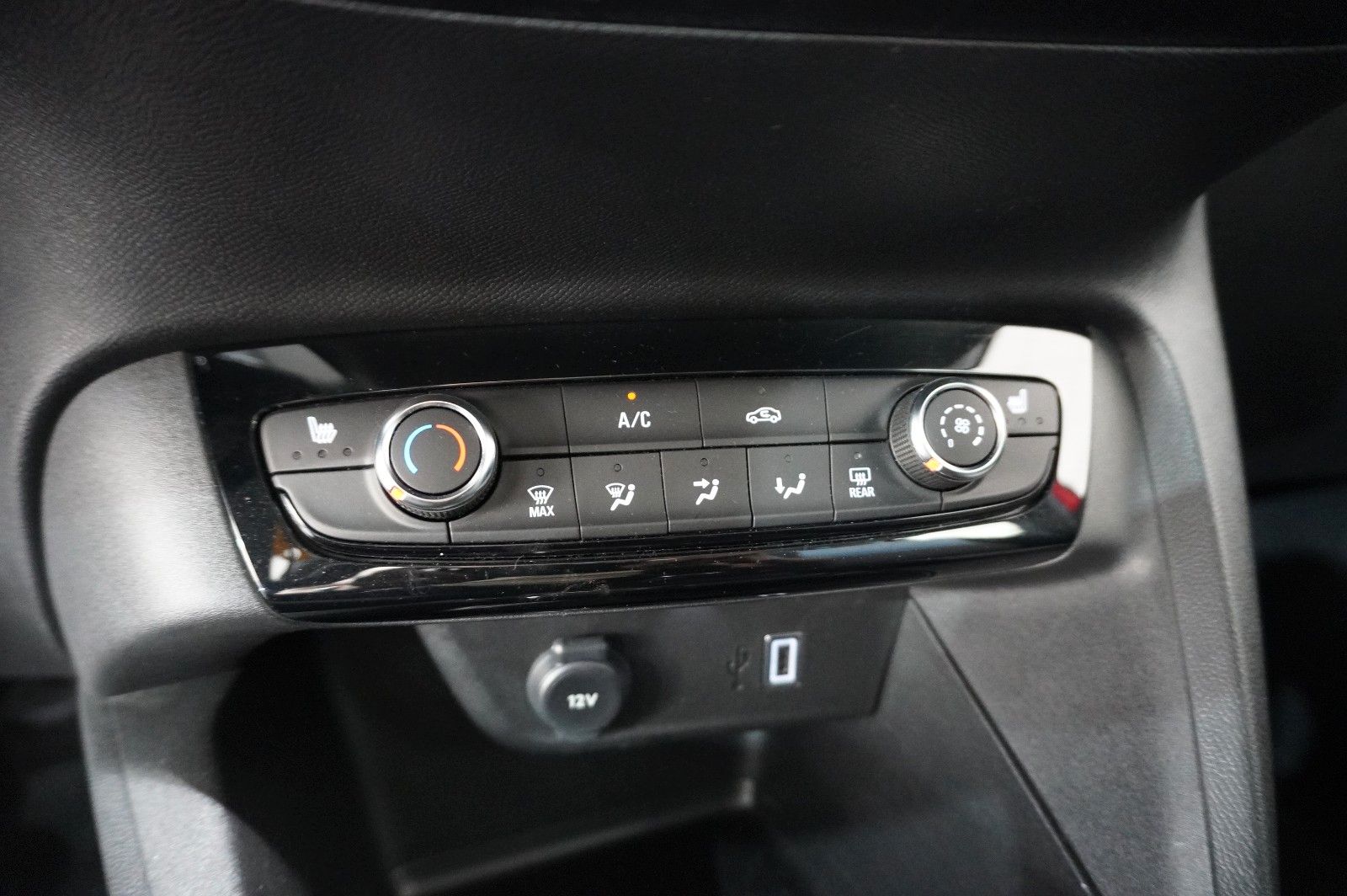 Fahrzeugabbildung Opel Corsa F 1.2 FACELIFT NAVI/LED/KAMERA/VIRTU./DAB+