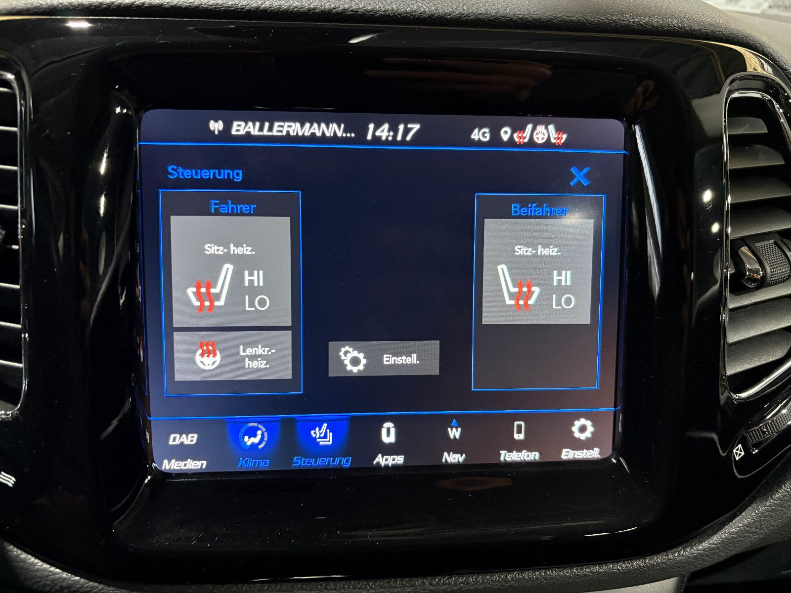 Fahrzeugabbildung Jeep Compass Limited FWD/NAVI/KAMERA/SOUND/DAB/SHZ