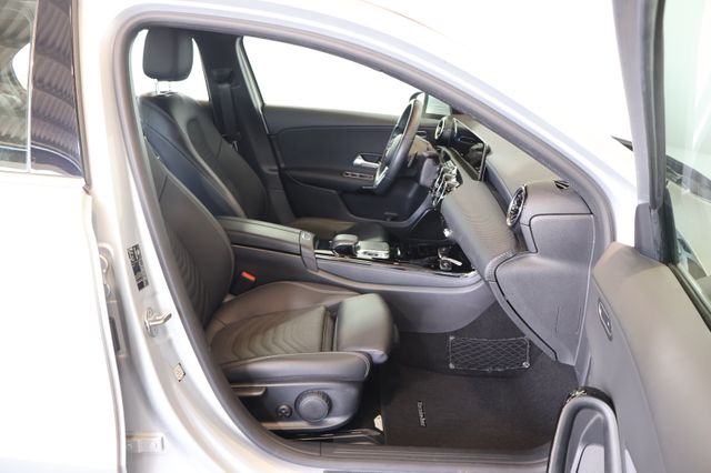 Mercedes-Benz A 200 MBUX+WIDE+SIDE+LANE+KAM+ALU