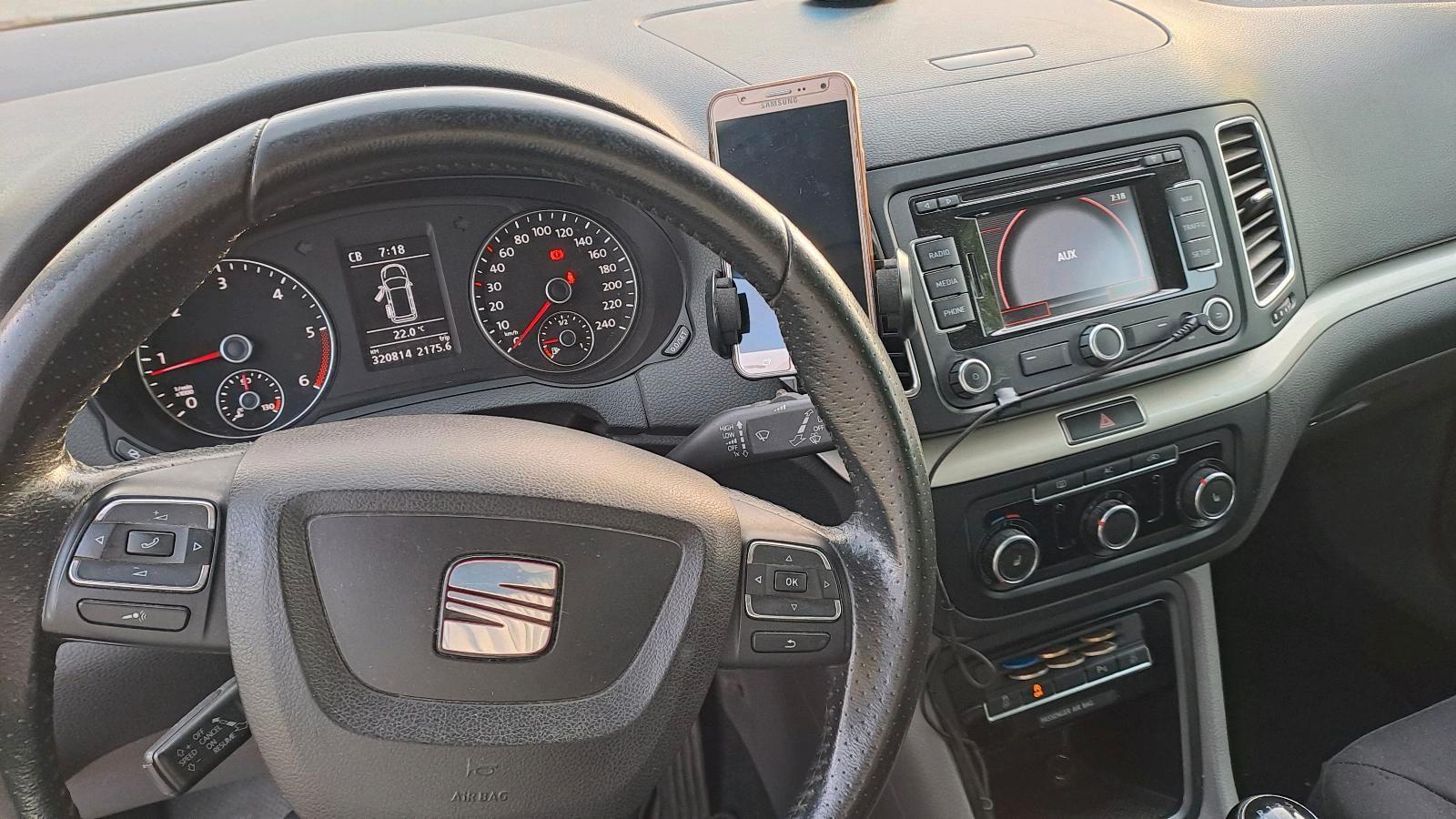 Seat Alhambra 2010 — photo 9