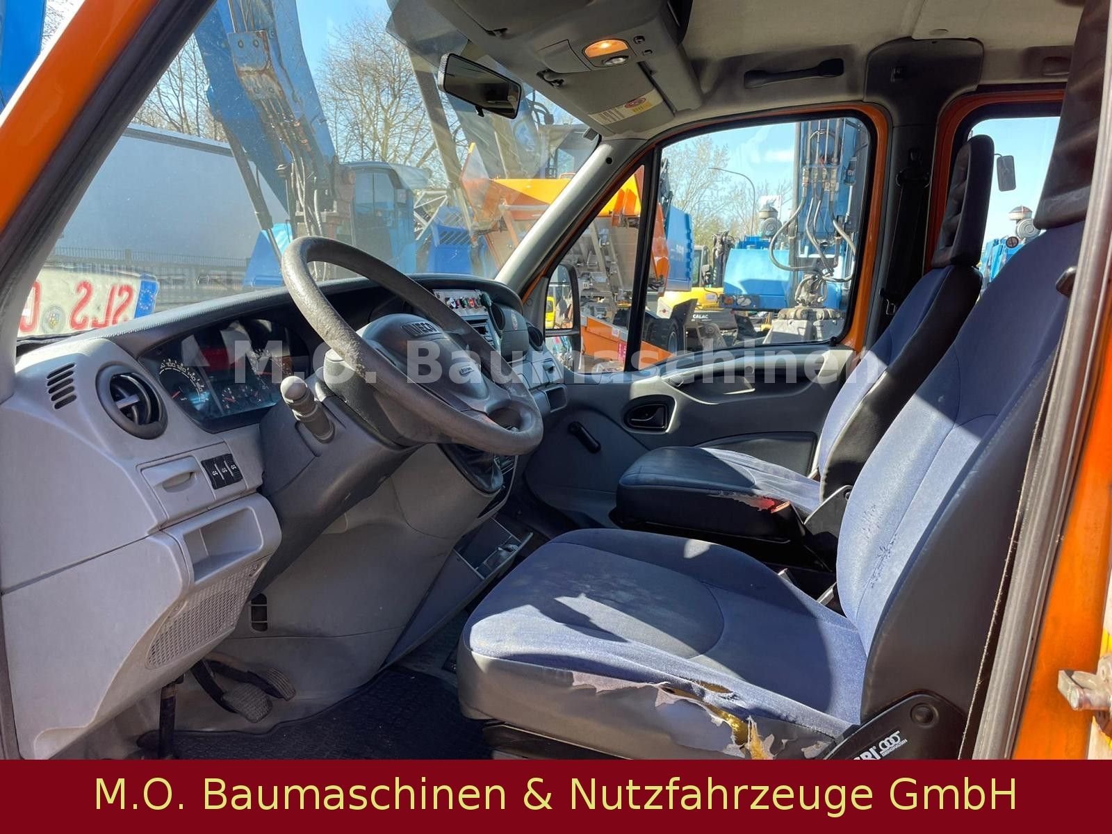 Fahrzeugabbildung Iveco Daily 35S12 A D/P / Doka / 3,5 t / Euro 3/