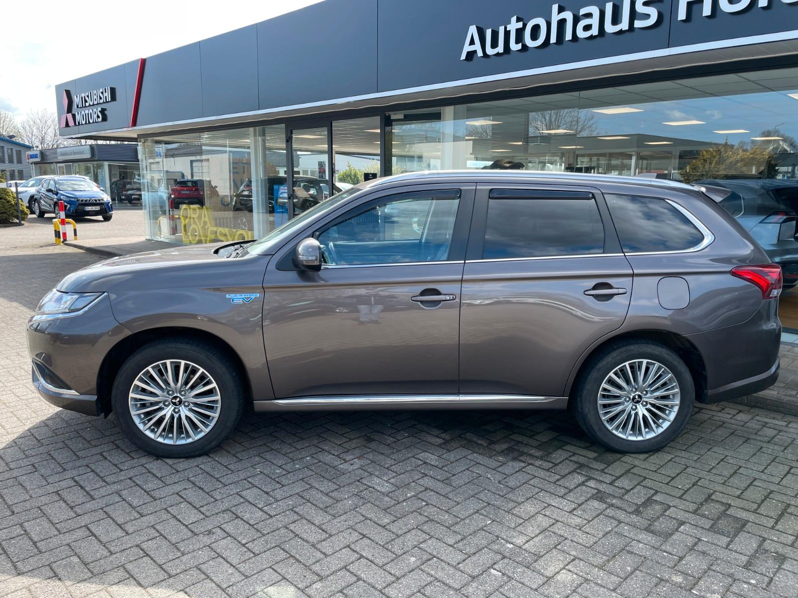 Mitsubishi Outlander Plug-In-Hybrid PHEV SPIRIT 4WD *AHK*