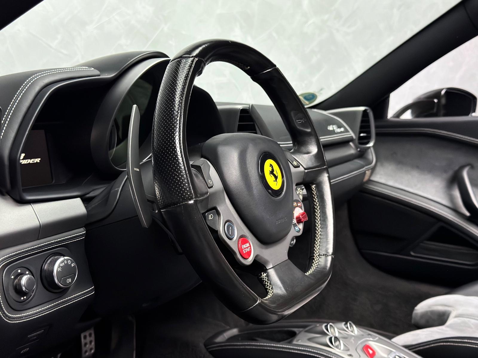 Ferrari 458 Italia Spider DE 2.HAND RACING SEATS ALCANTA