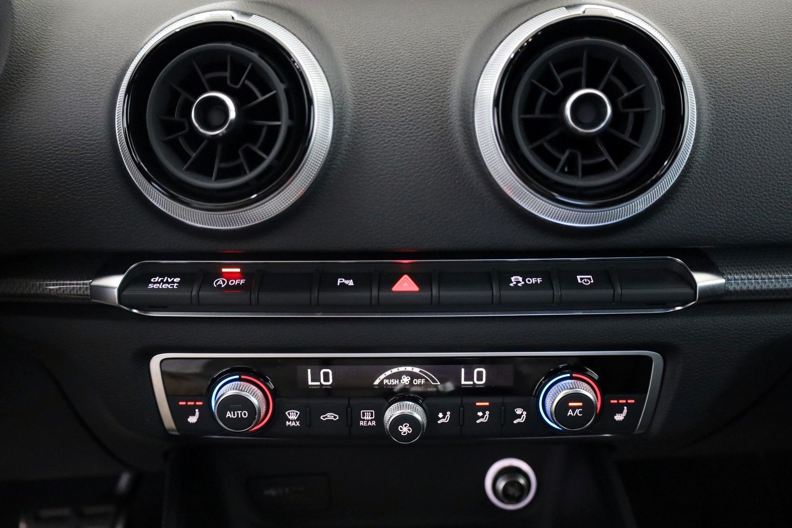 Fahrzeugabbildung Audi RS3 Lim. 2.5TFSI quattro RS-Sitze,PanDach,Bang&O