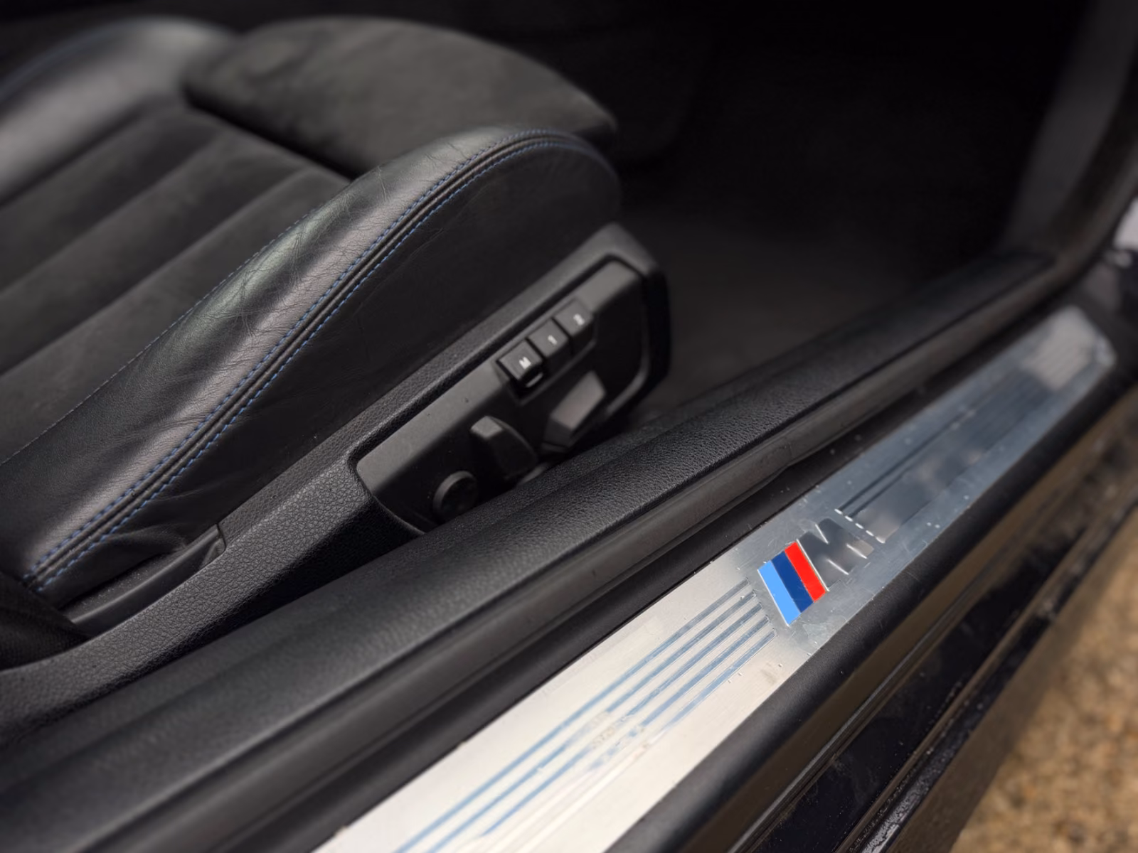 BMW Série 6 650i Coupé Pack M | 408 ch | BVA | Toit panoramique | Affichage tête haute | Cuir | Sièges à mémoire | Phares LED