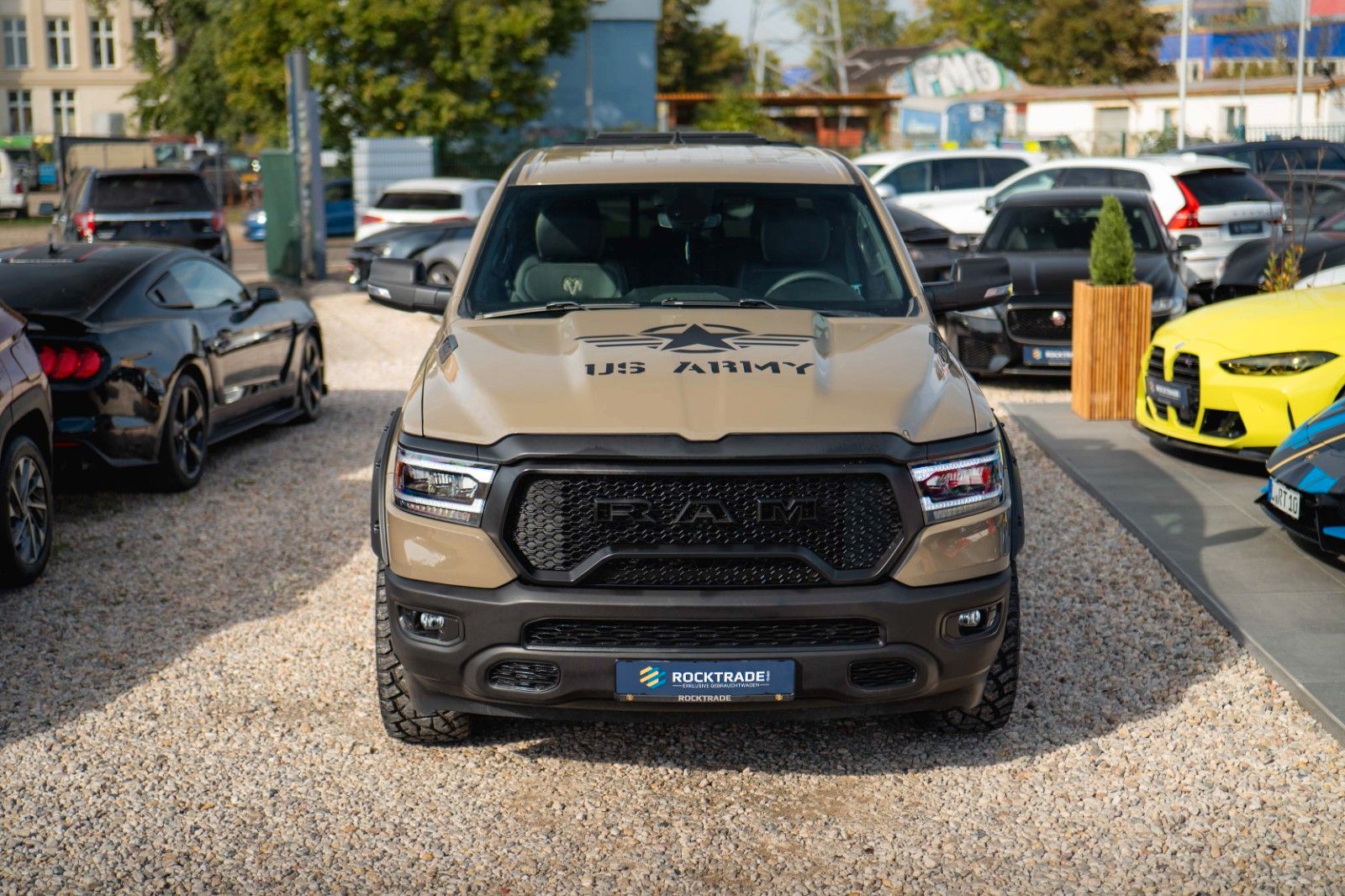 Fahrzeugabbildung Dodge RAM 5.7 V8 HEMI 4x4 NIGHT OFFROAD ARMY STYLE LED