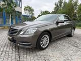 Mercedes-Benz E 220 CDI AUTOMATIK/DISTRO/H&K/S-DACH/ASSIST/AHK - gebrauchte Mercedes-Benz E 220 aus dem Jahr 2012