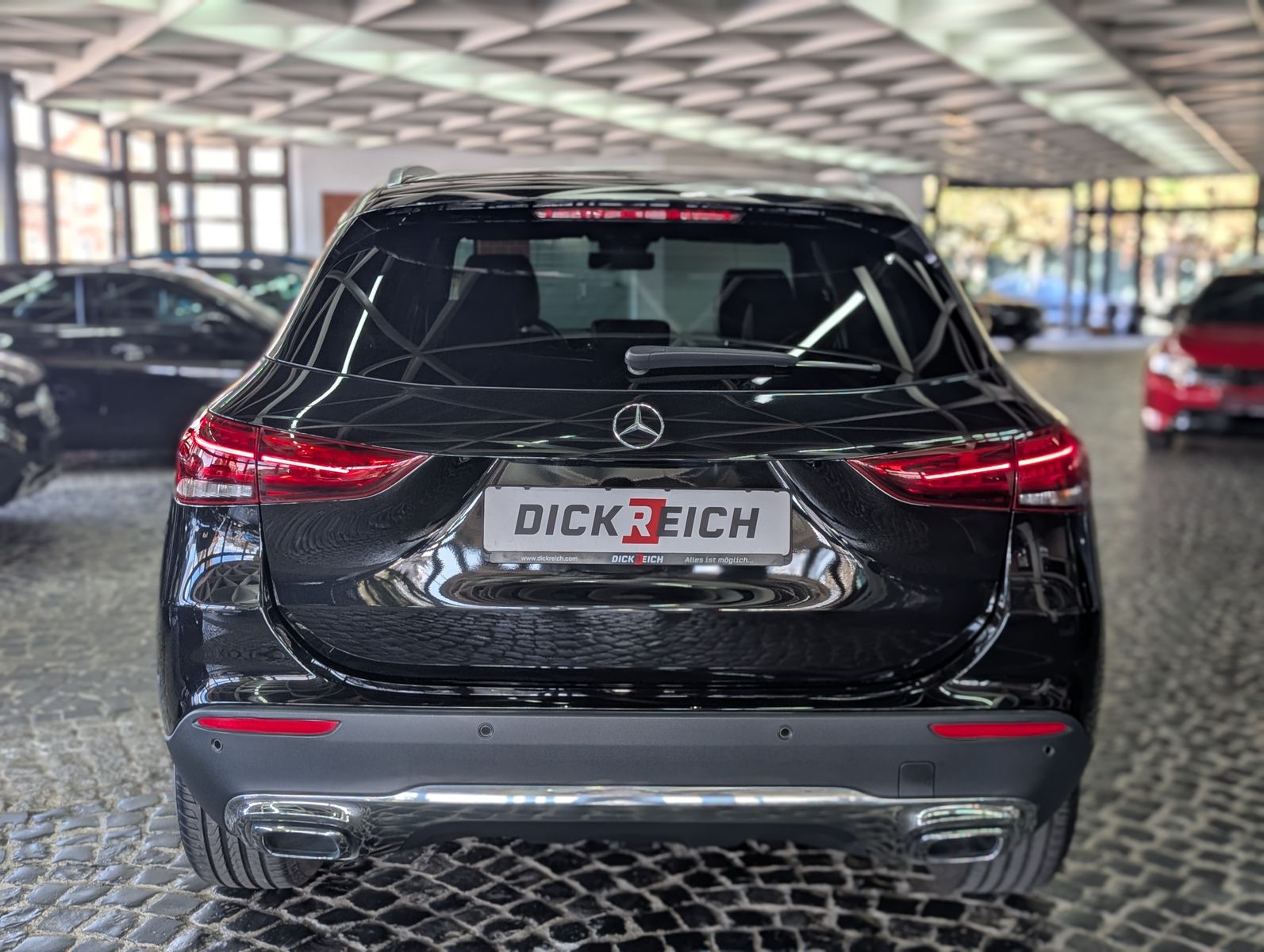 Fahrzeugabbildung Mercedes-Benz GLA 200 d LEDER AHK MBUX VIRT APP KAM SHZ ALU18"
