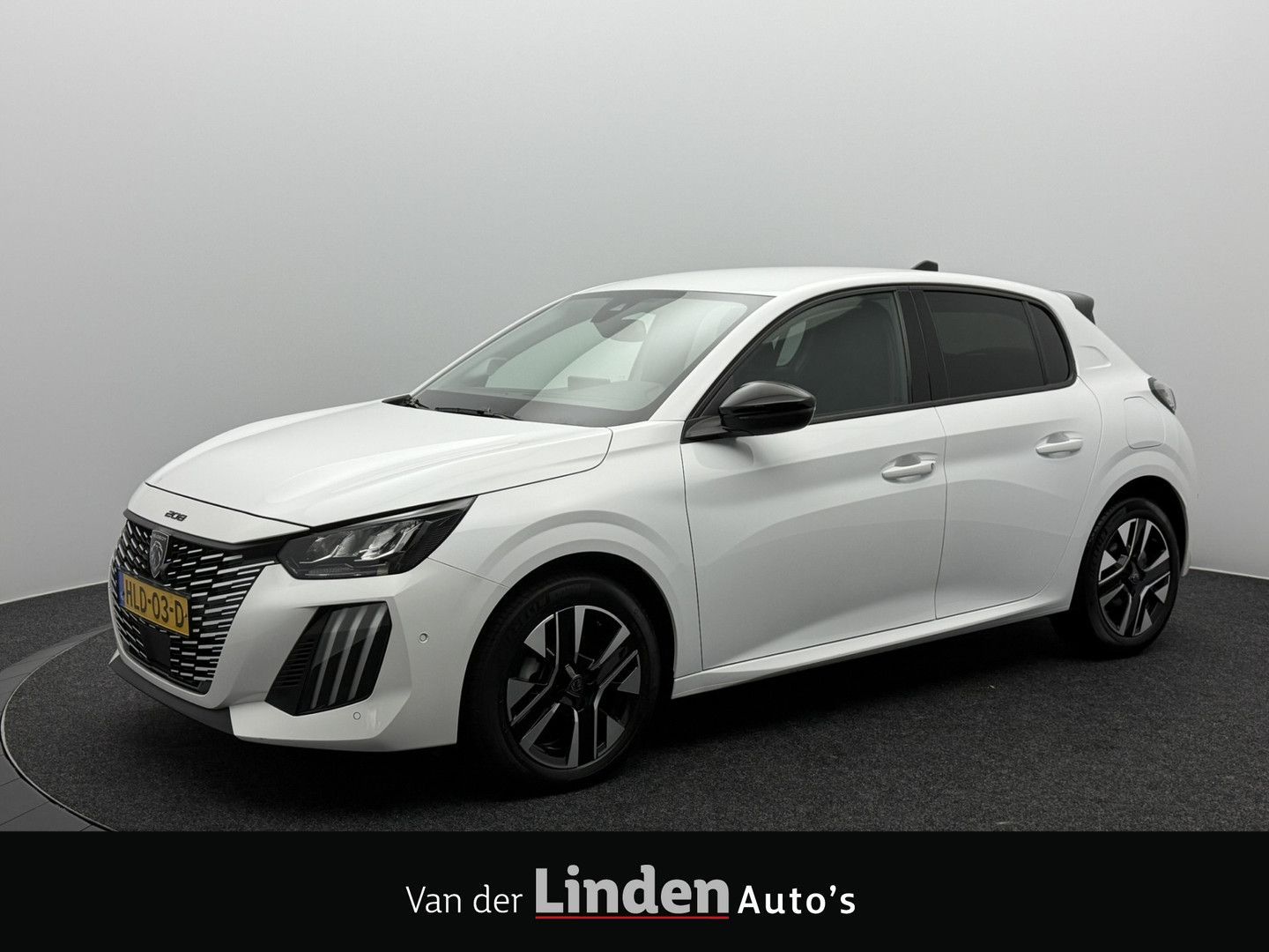 Peugeot 208 1.2 Hybrid 110 e-DCS6 Allure | 360° kamera |