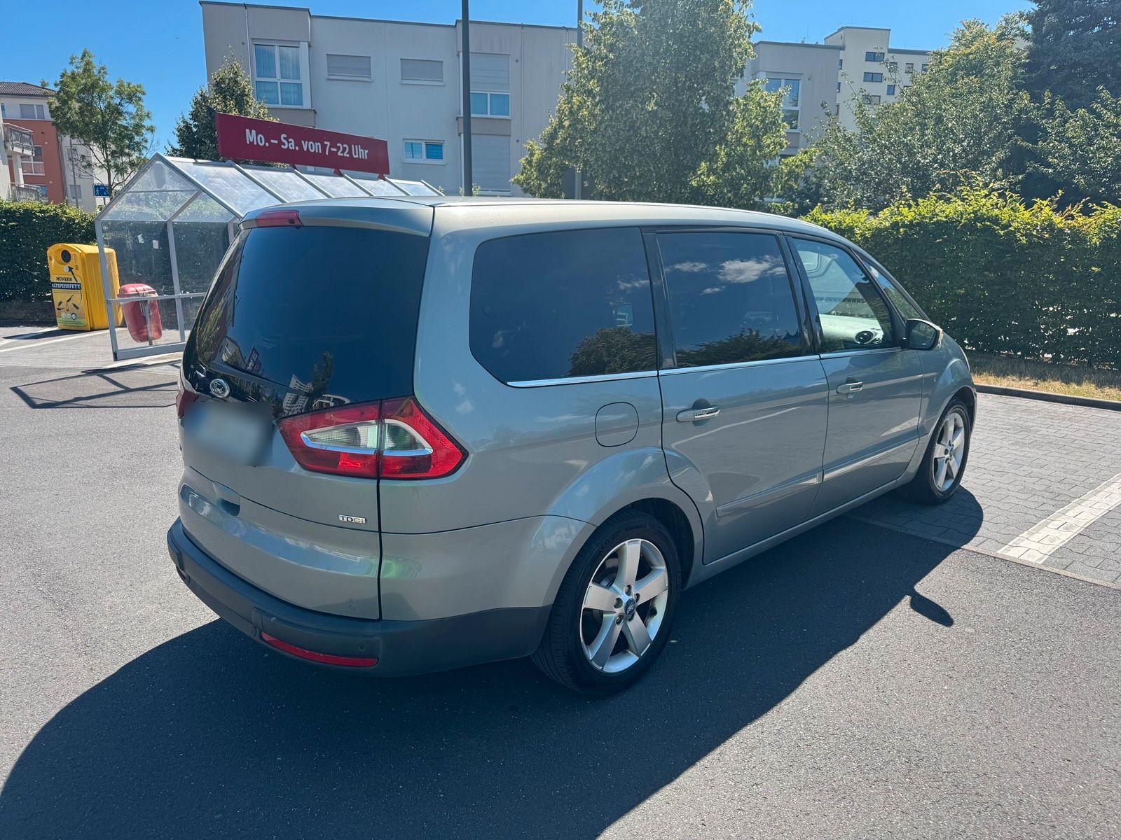 Ford Galaxy 2009 — photo 5