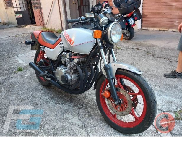 Suzuki SUZUKI GS 550