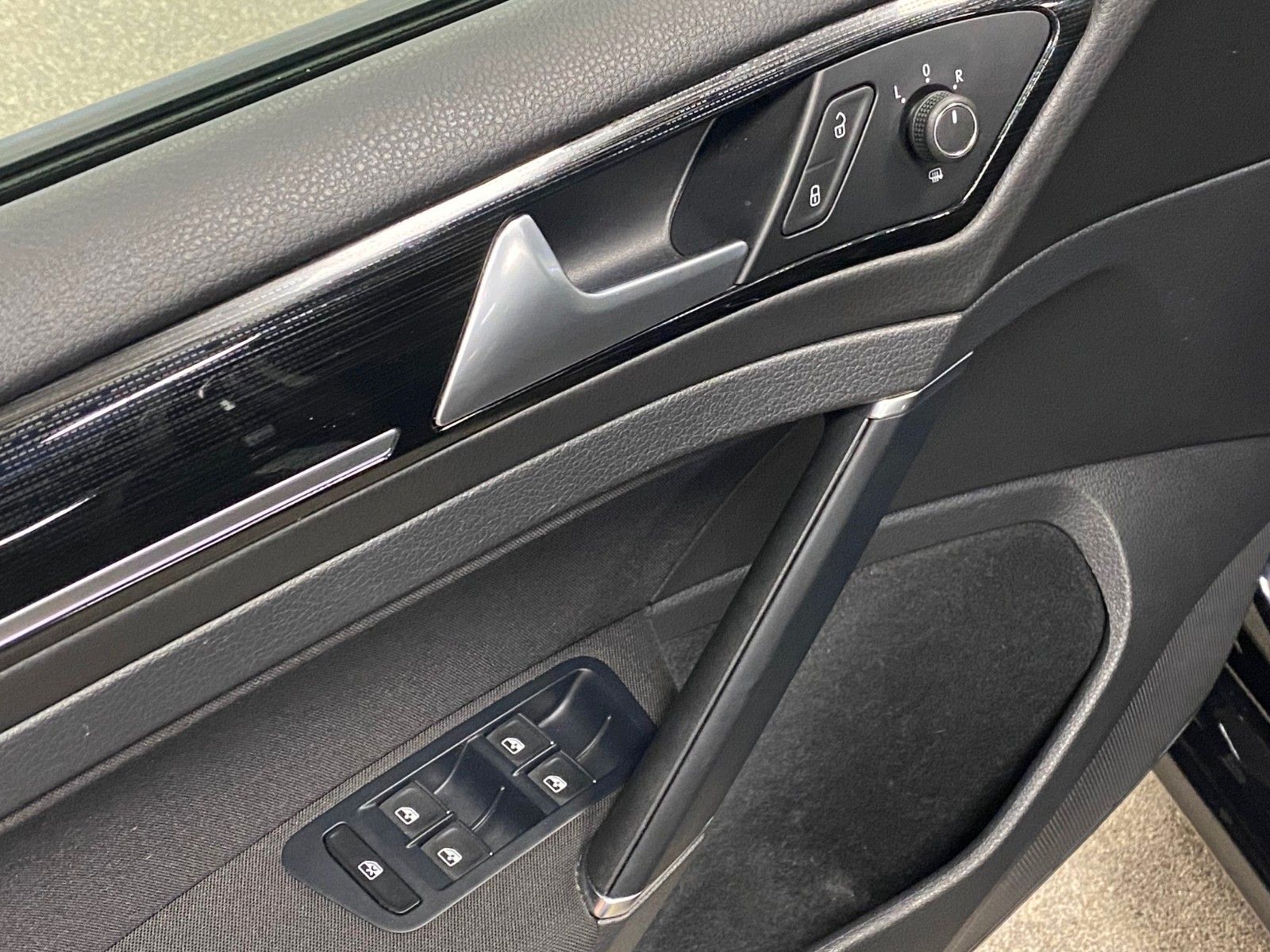 Fahrzeugabbildung Volkswagen Golf  7 1.4 TSI Highline+NAVI+LED+ergoActive+ACC