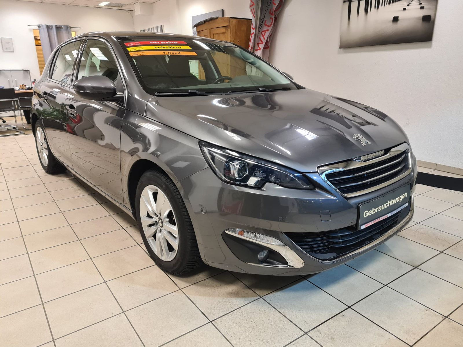 Fahrzeugabbildung Peugeot 308 Allure / Rückfahrkamera / NAVI / NUR 13TKM /