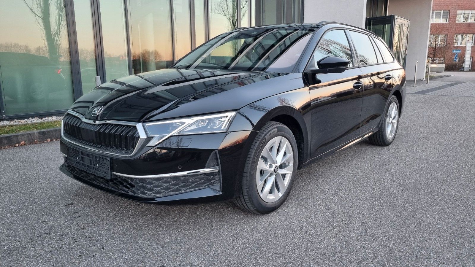 Skoda Octavia Combi 1.5TSI mHEV DSG ACC*AHK AlleFarben