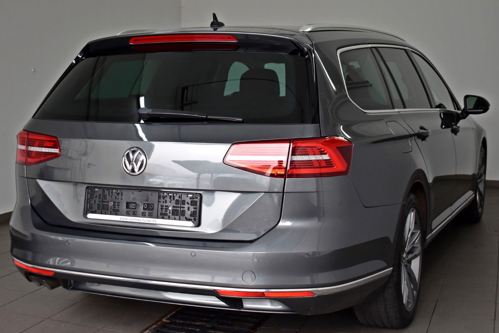 Fahrzeugabbildung Volkswagen Passat Variant R-Line/High,DSG,Panor,Navi,LED,WR