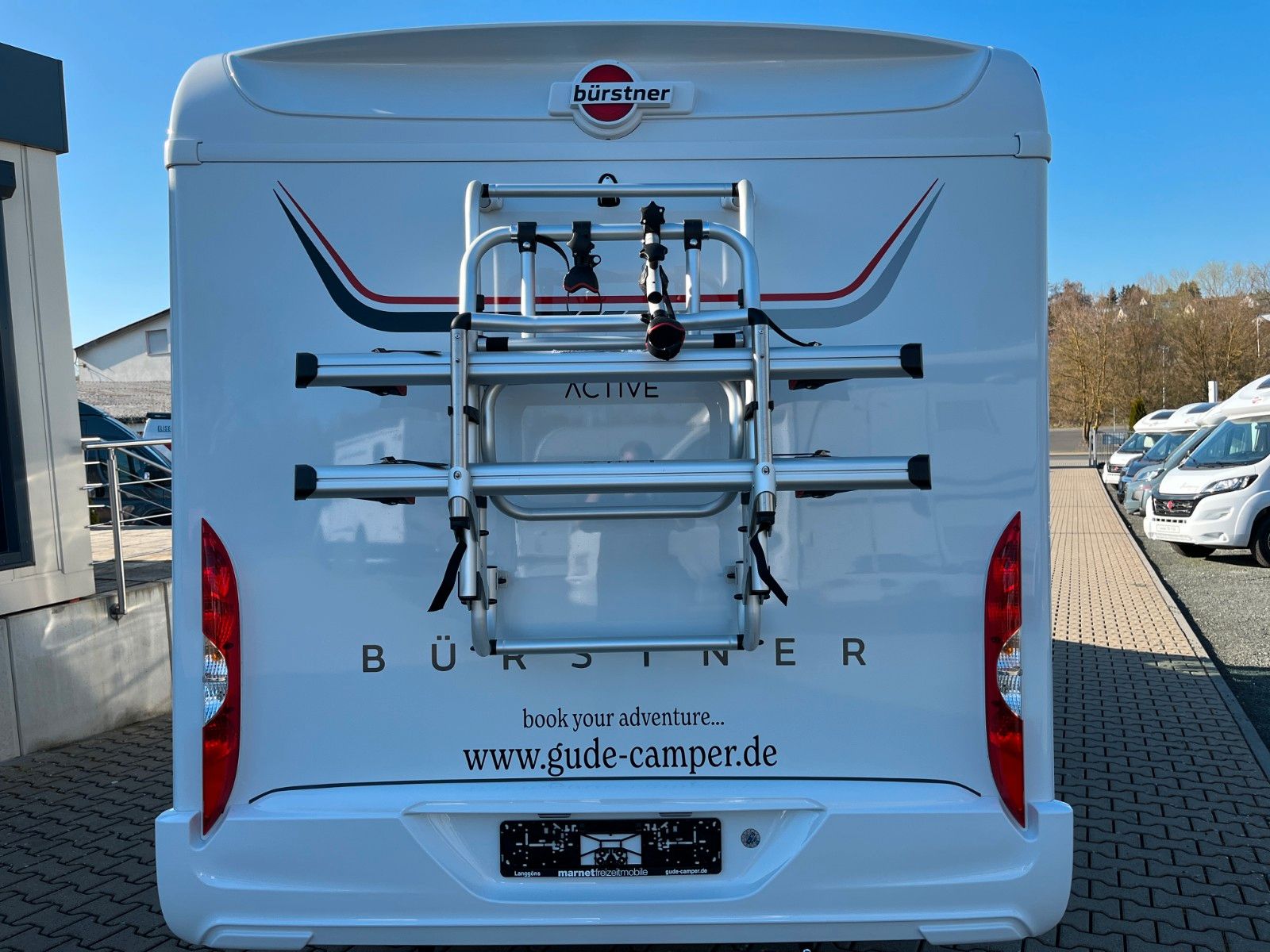 Fahrzeugabbildung Bürstner Lineo T 700 155PS*Autom.*Xenon*Winter*Sat*TV*Nav