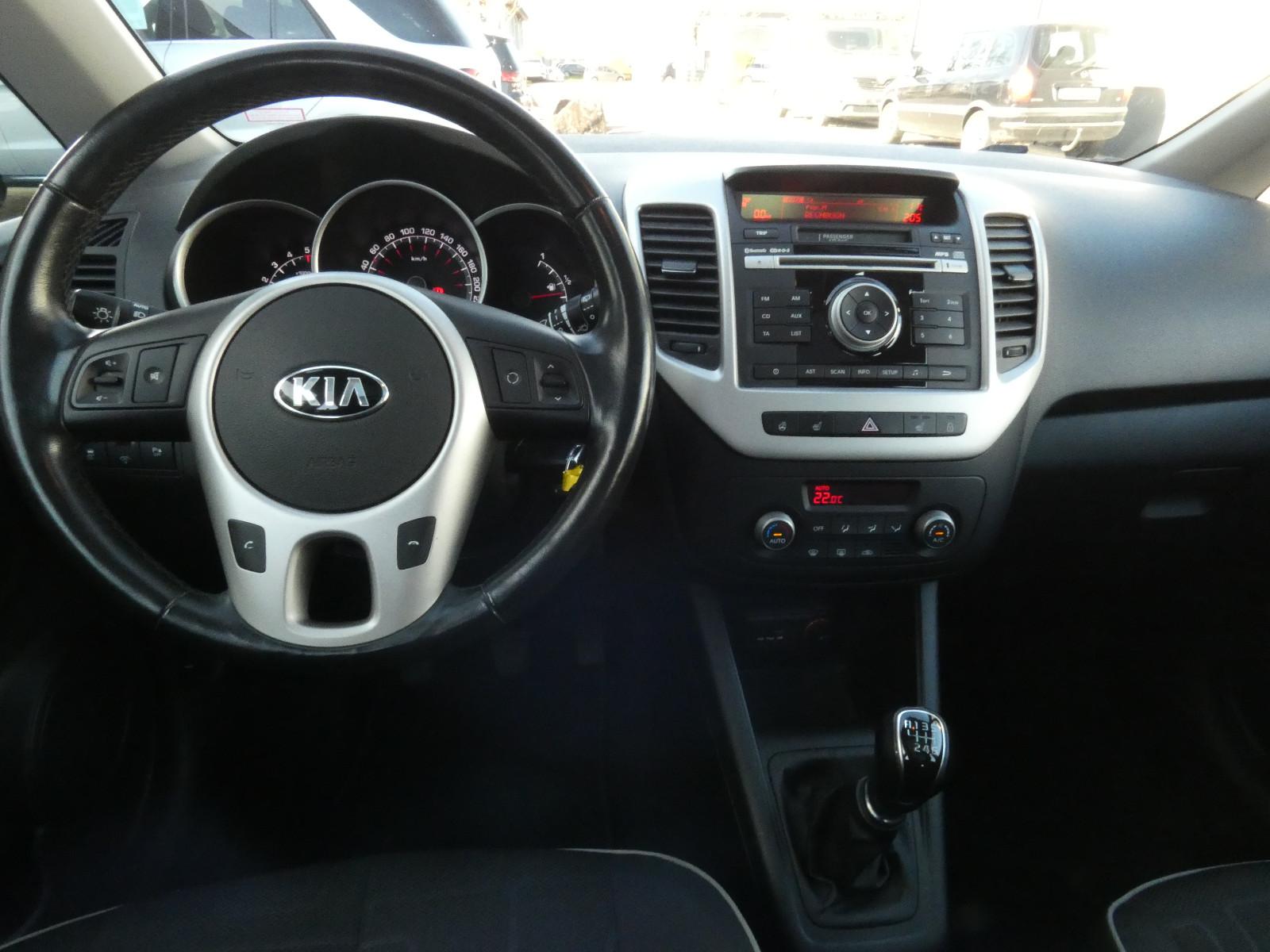 Kia Venga 2015 — photo 9