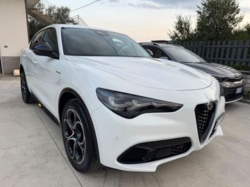Alfa-Romeo Stelvio - 2