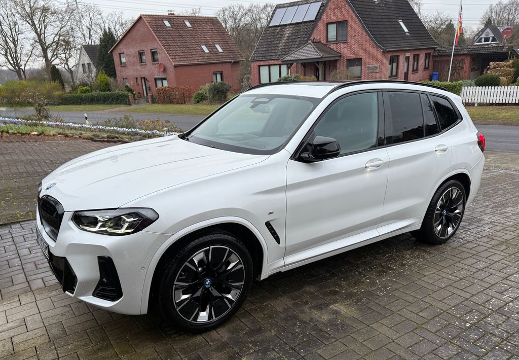 Image of BMW iX3