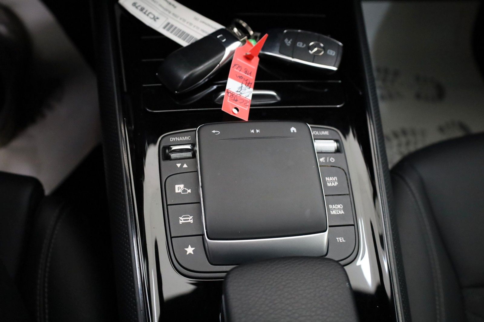 Fahrzeugabbildung Mercedes-Benz GLA 250 e Style, T.Leder, Navi ,LED, SH,Kamera