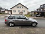 BMW 320d touring  - BMW 320 aus 2009: Kombi, 320d
