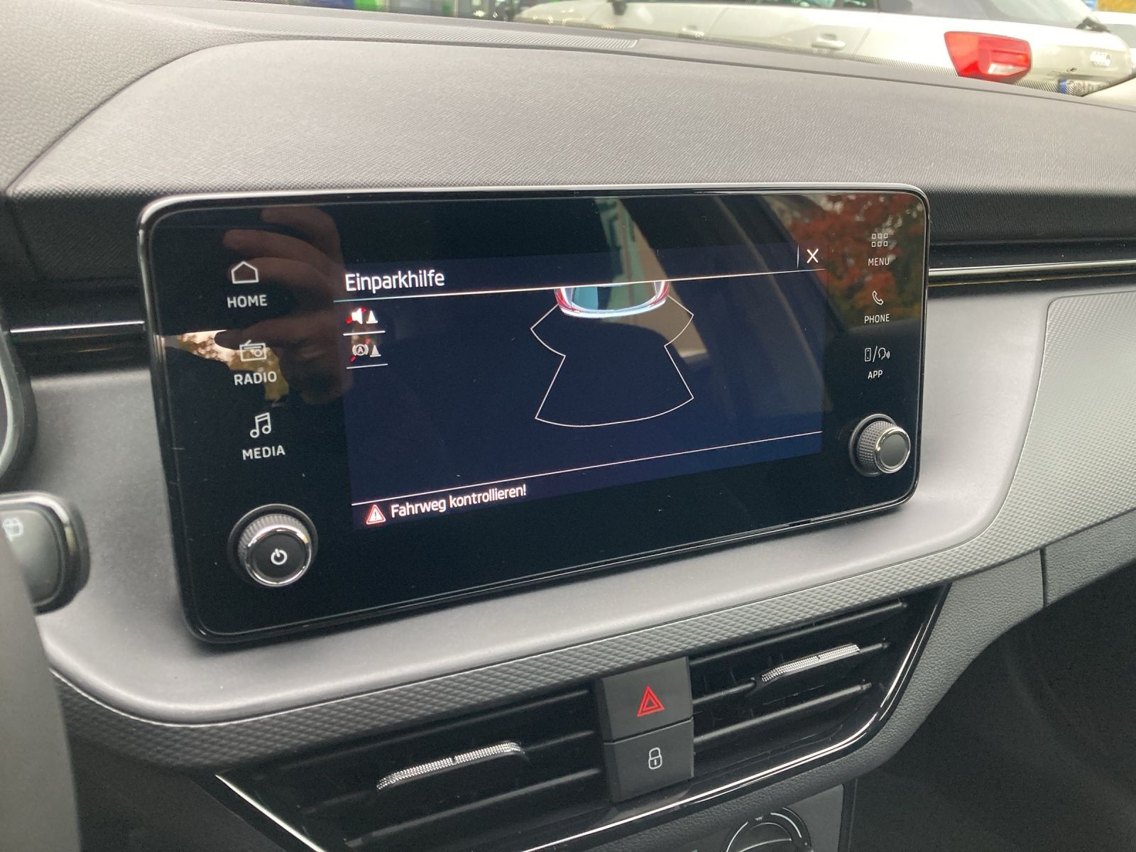 Fahrzeugabbildung SKODA Kamiq 1.0 TSI Essence DSG SHZ LED AHZV