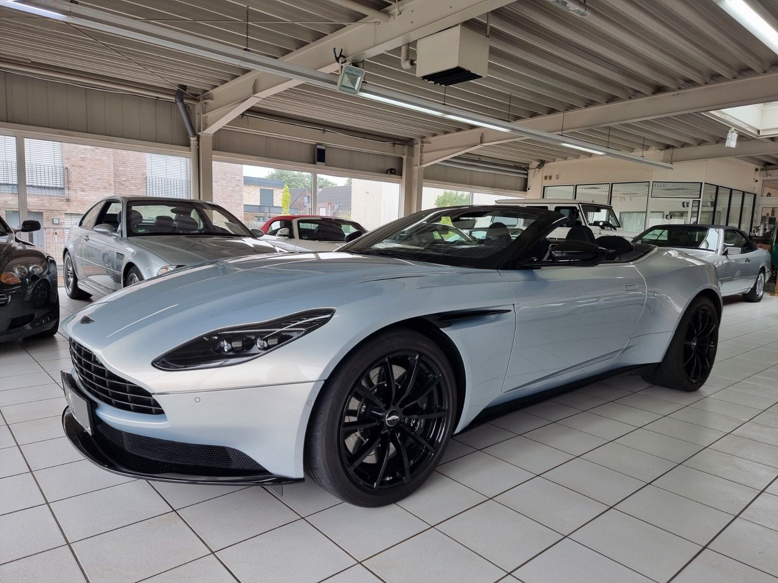 Fahrzeugabbildung Aston Martin DB11 4.0 V8 Last Facelift/Lightning/Like new!