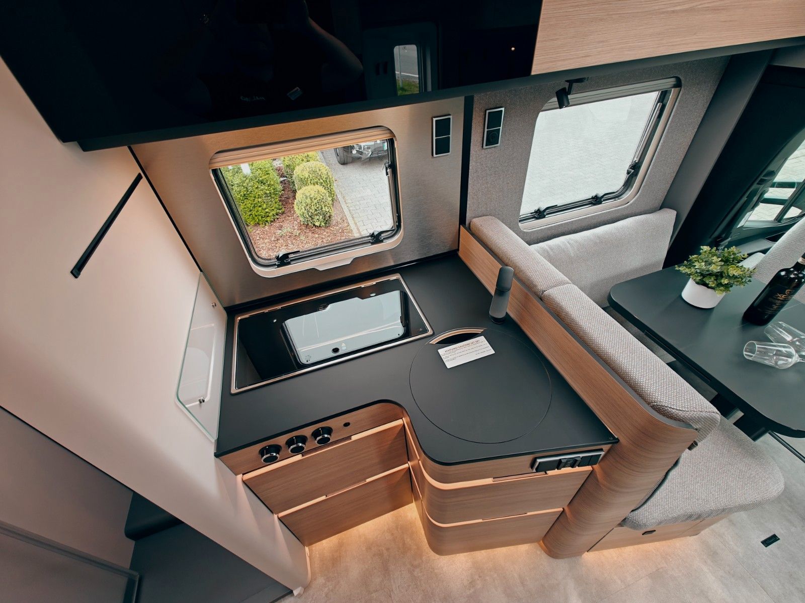 Fahrzeugabbildung HYMER / ERIBA / HYMERCAR B-KLASSE MC T 680 PREMIUM - SOFORT LIEFERBAR!