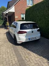 Volkswagen Golf 2.0 TSI DSG 4MOTION BMT R R - mit Benzin-Antrieb: Weiß, Panorama-Dach, Limousine