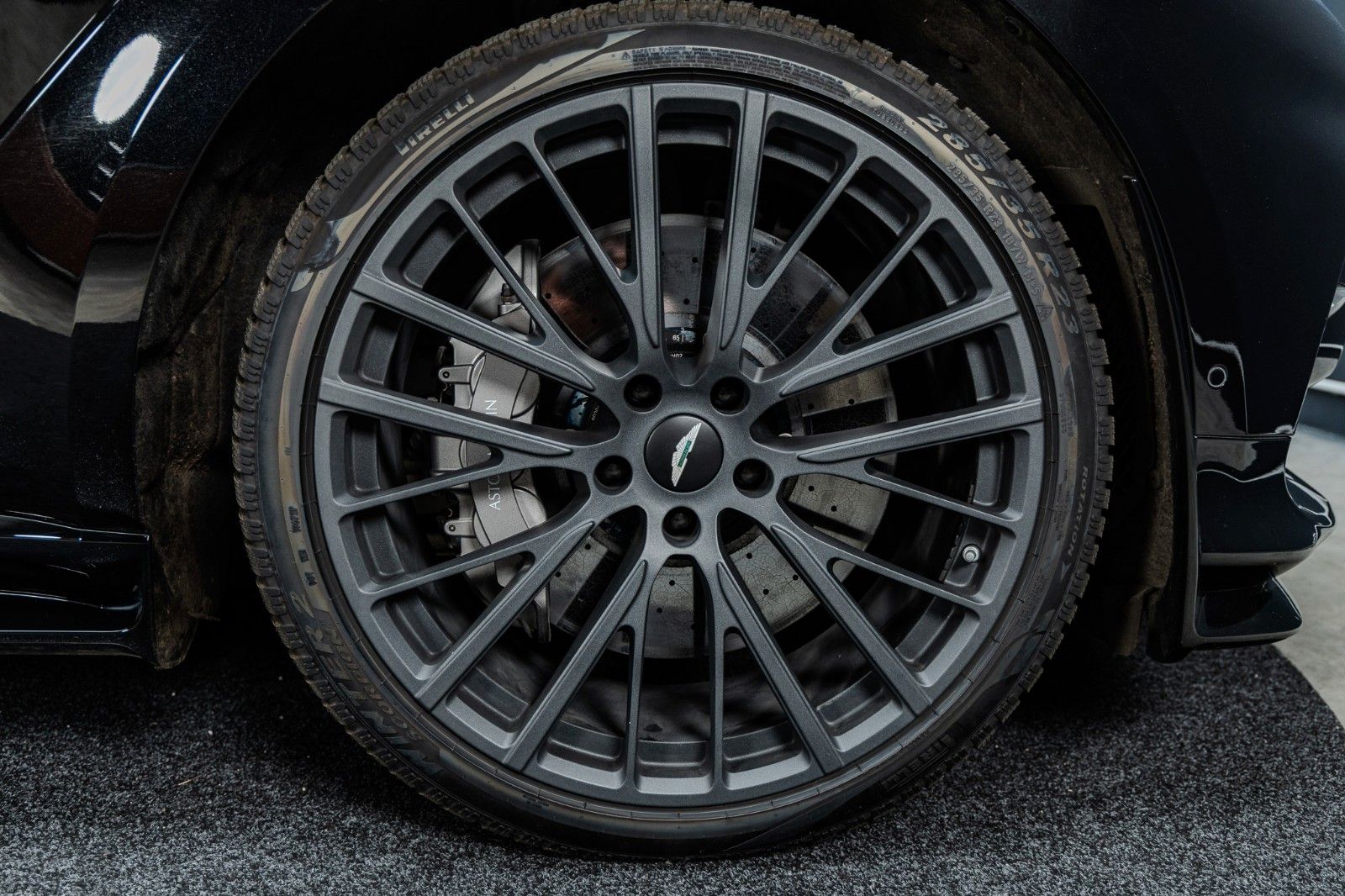 Fahrzeugabbildung Aston Martin DBX 4.0 V8 DBX707 + 2.Hand + Top Geplfegt