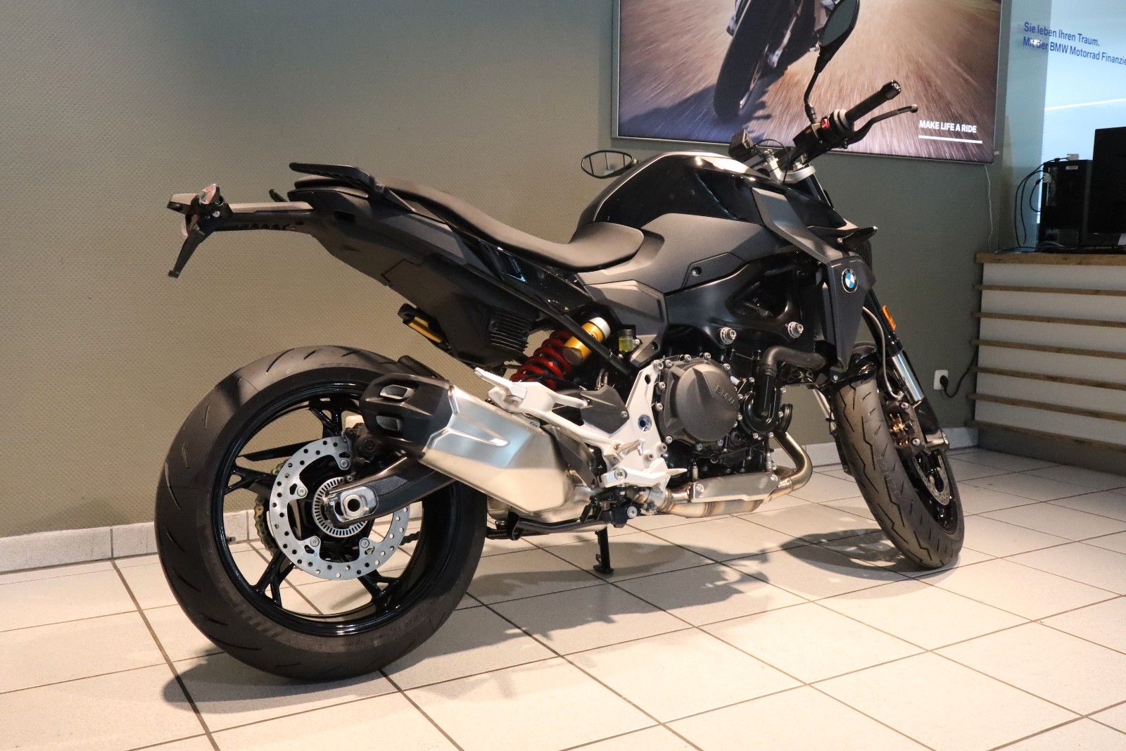 Fahrzeugabbildung BMW F 900 R A2