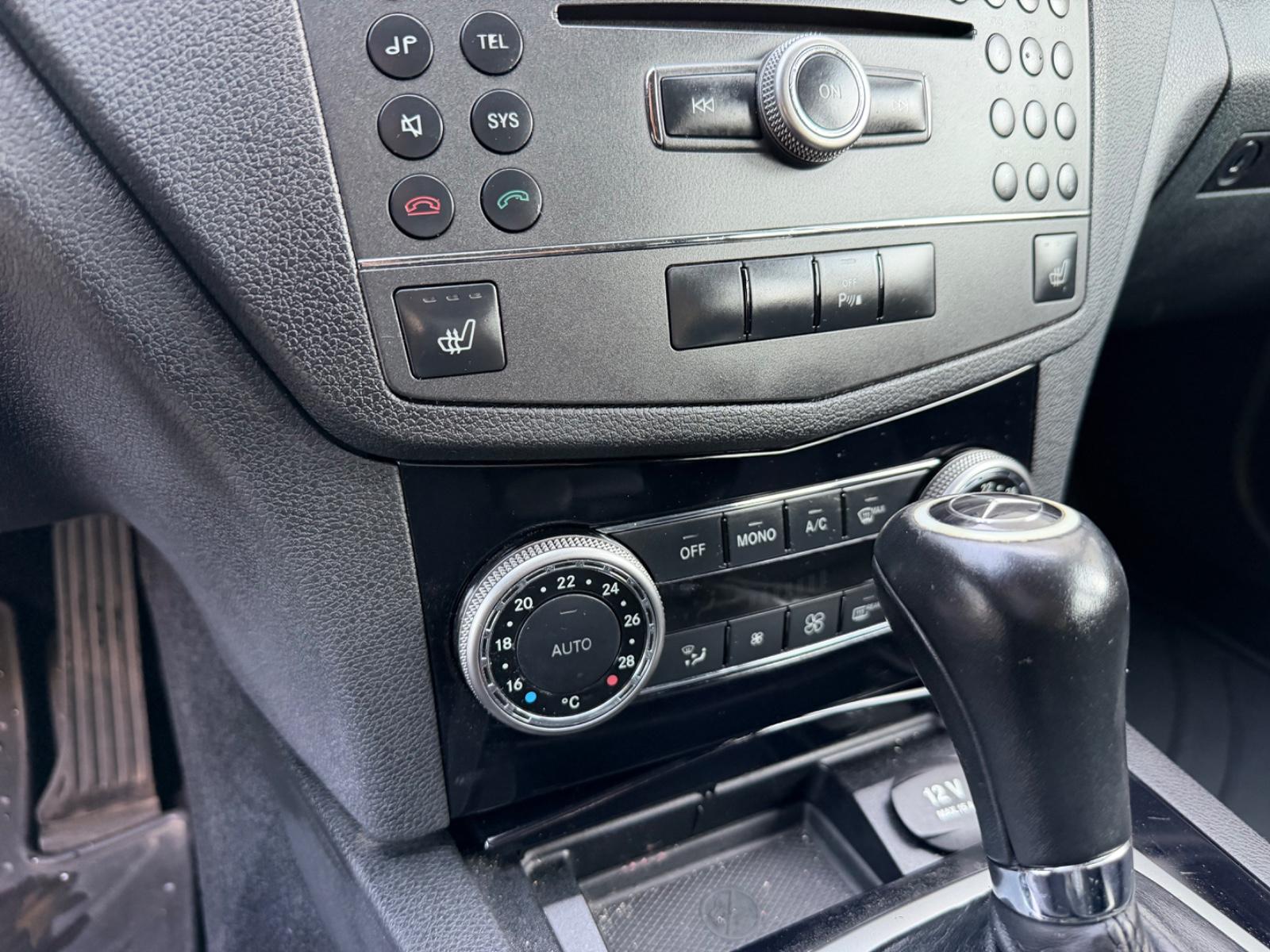 Mercedes-Benz C180 2010 — photo 11