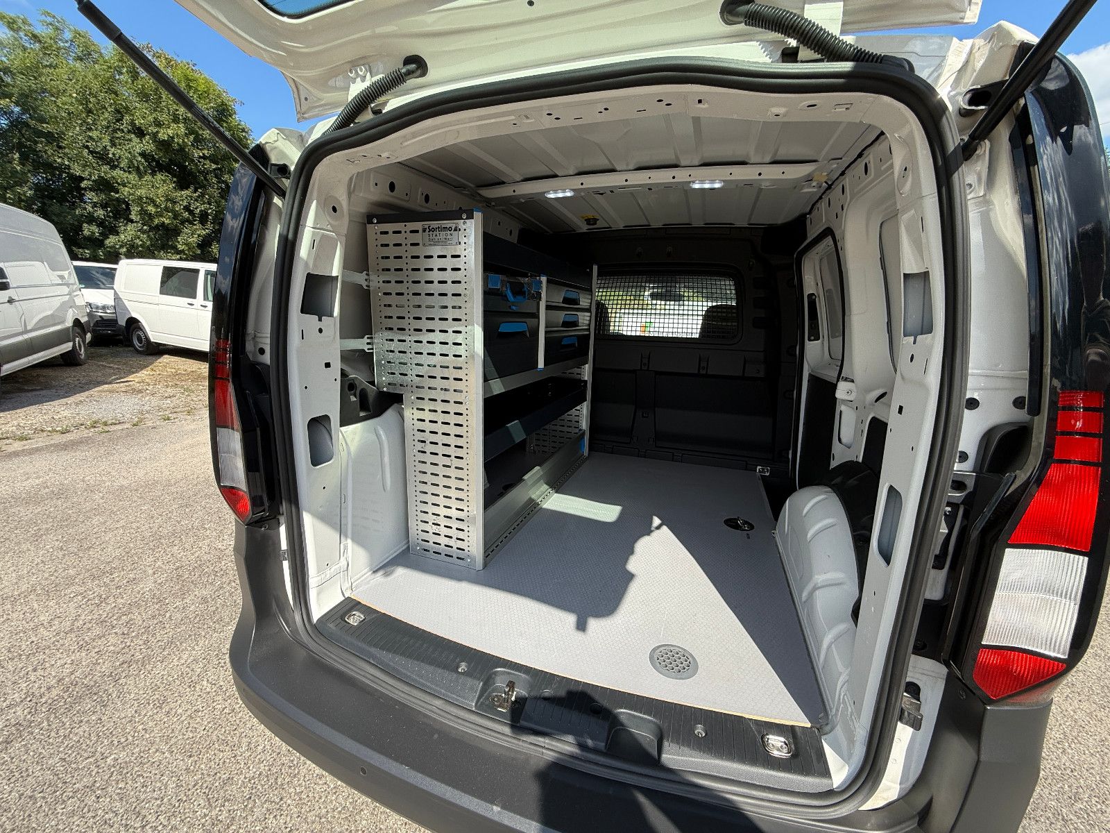 Volkswagen Caddy Cargo + 1. Hand + Sortimo + Navi + imagem 3