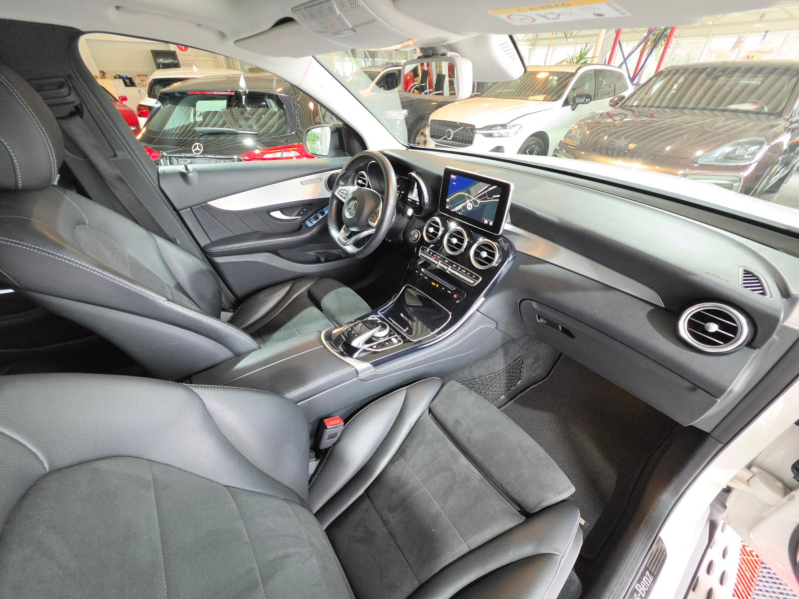 Mercedes-Benz GLC 300 4Matic AMG Line+LED+KAMERA+19" AMG+