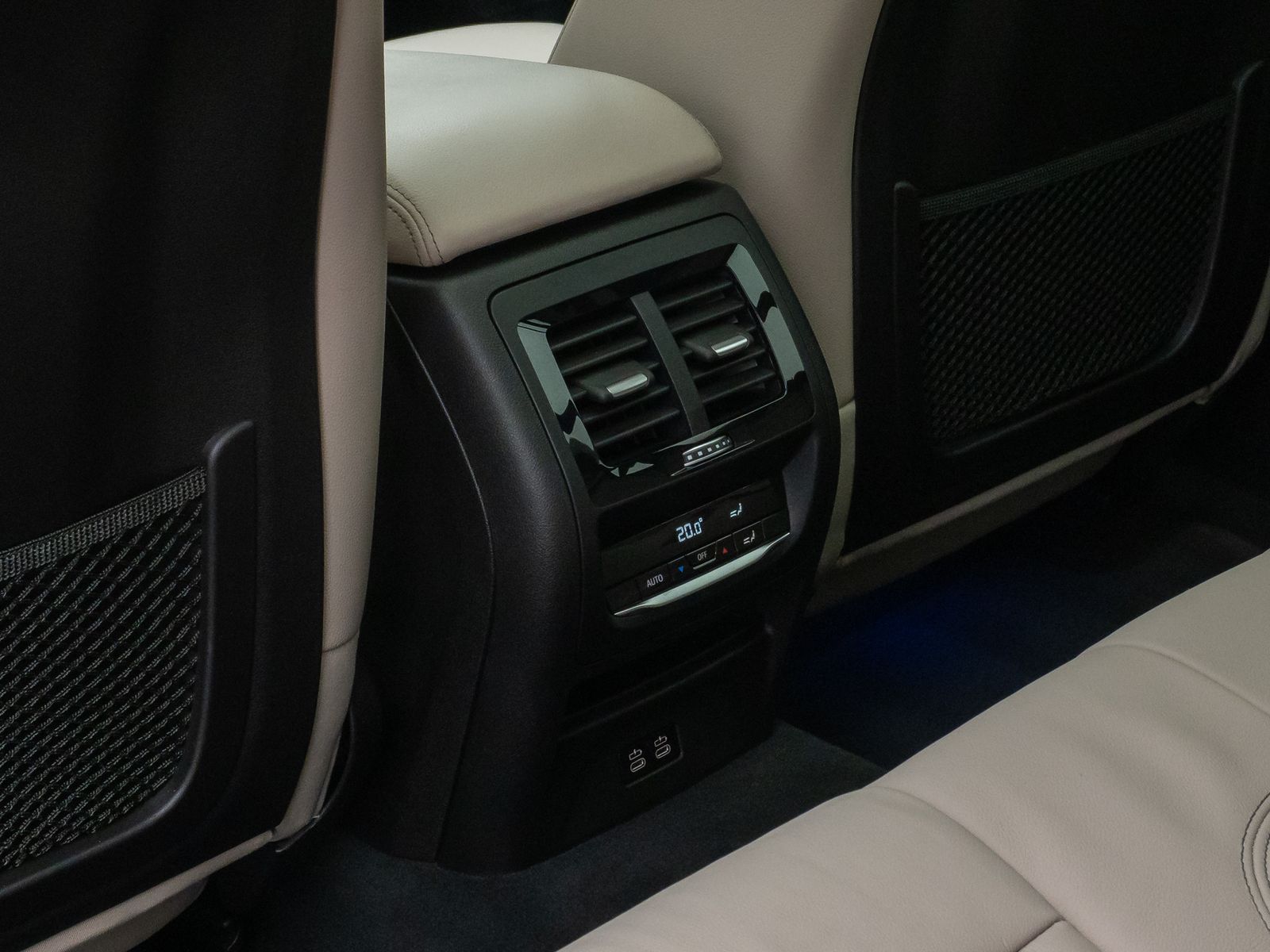 Fahrzeugabbildung BMW X4 xD30d M Sport Panorama Kamera HUD H/K AHK 21"