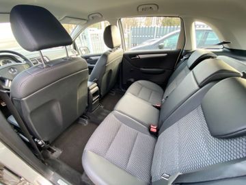 Fahrzeugabbildung Mercedes-Benz B 200 SportsTourer*Sitzheizung*PDC*Bluetooth*