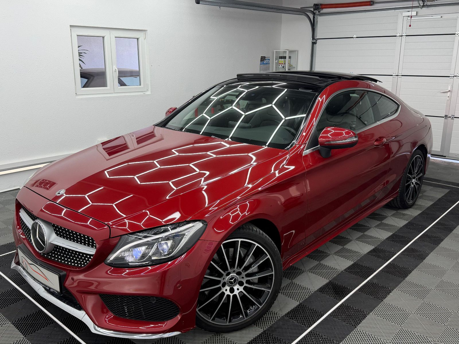 Fahrzeugabbildung Mercedes-Benz C 400 Coupe 4M/AMG-LINE/DESIGNO/PANO/DE FZG/AHK