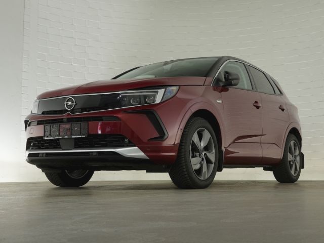 Grandland ELEGANCE AT+AHK+NAVI+360 GRAD KAMERA+S