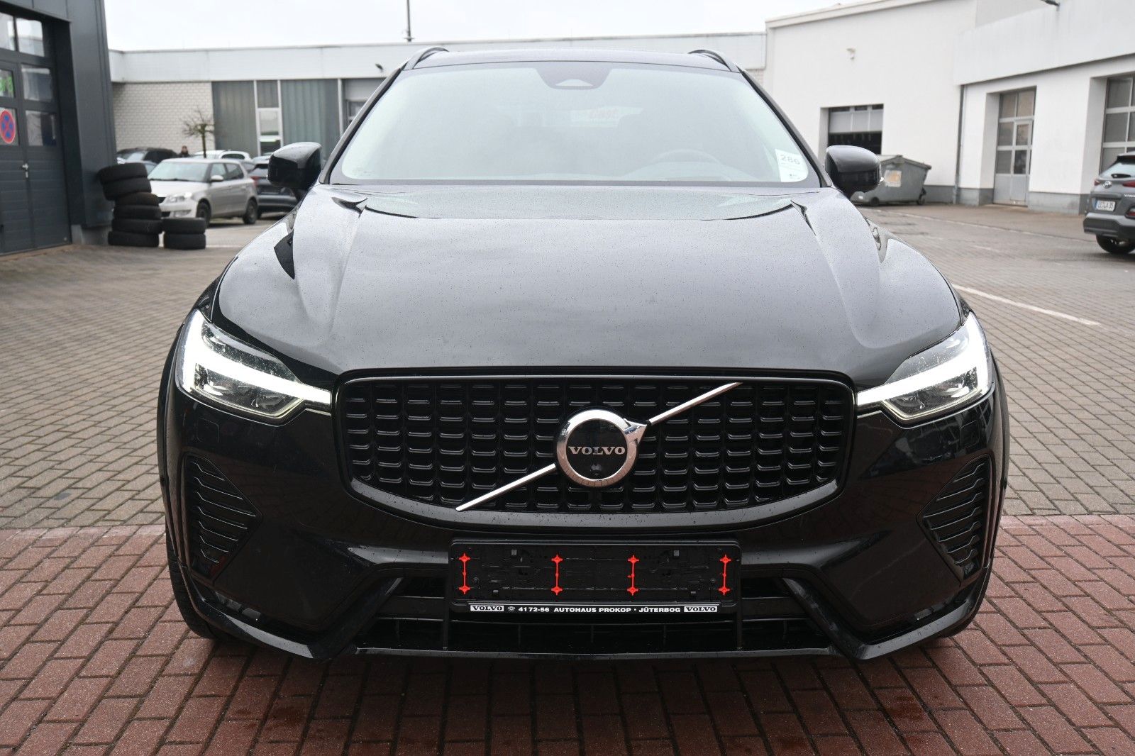 Fahrzeugabbildung Volvo XC60 B5D AWD UltimateDark*LUFT*PANO*STHZ*360*H&K