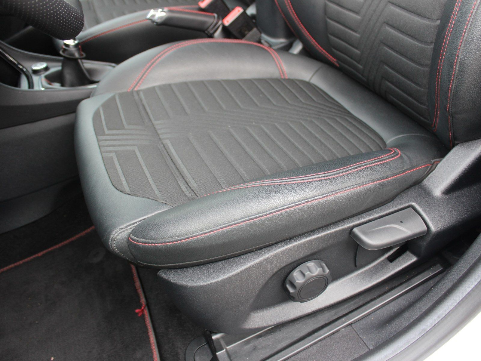 Fahrzeugabbildung Ford Puma Hybrid ST-Line X Start/Stopp
