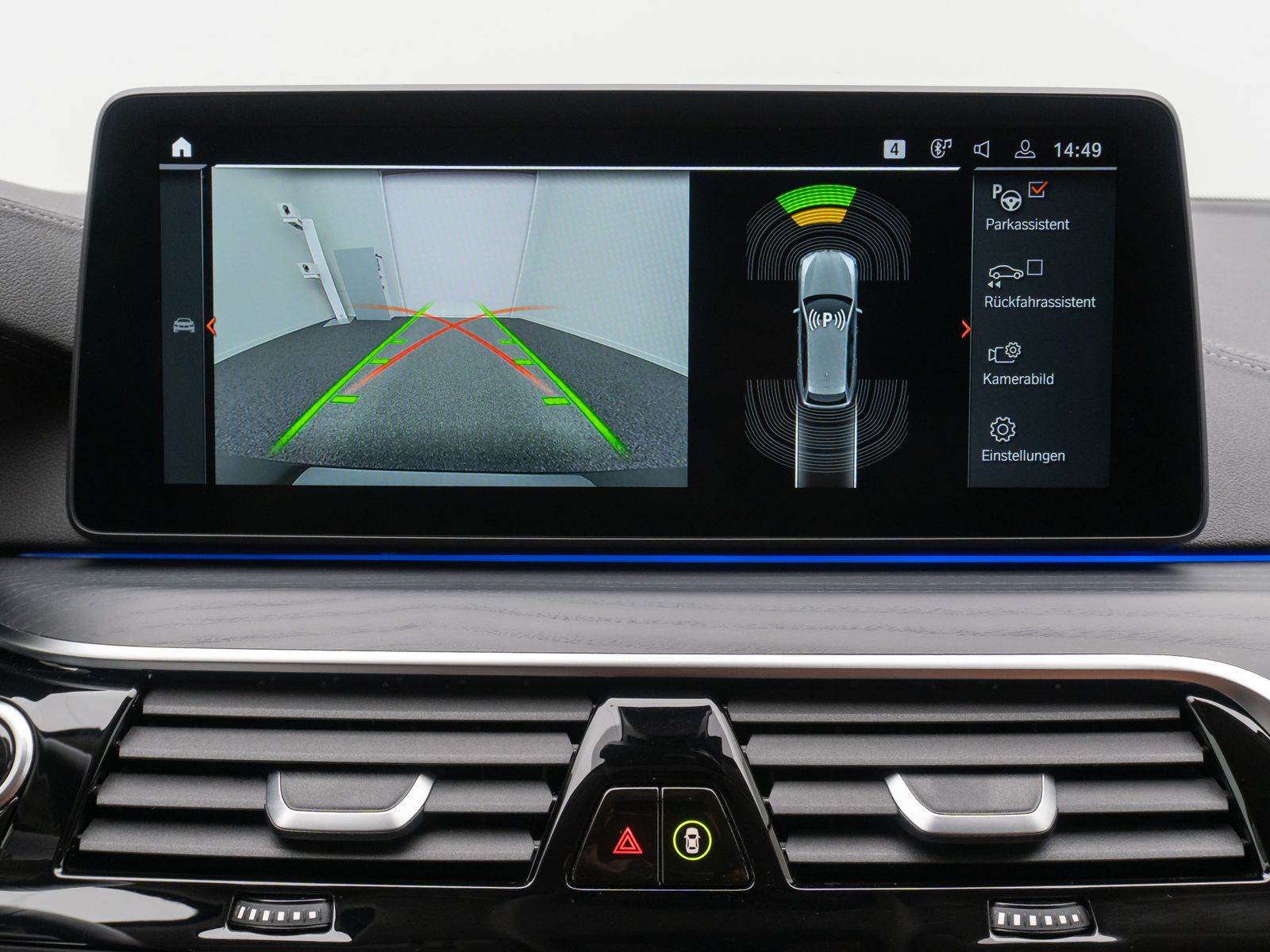 Fahrzeugabbildung BMW 520d xD Luxury Line Kamera DAB HUD Alarm Sport