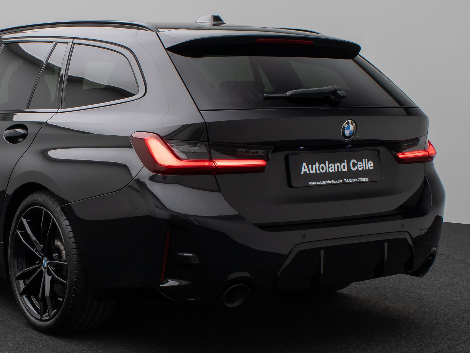 Fahrzeugabbildung BMW 330i M Sport HUD DAB H/K PDC Komfort Alarm 19"