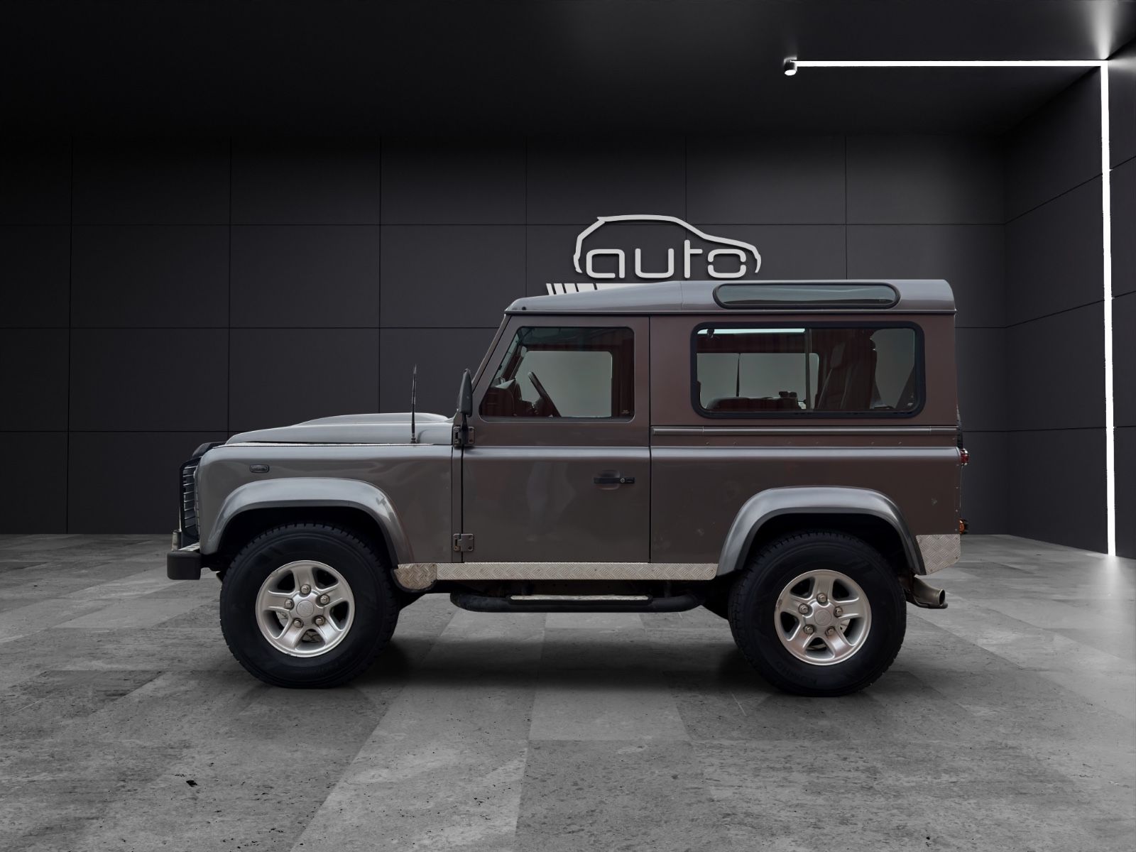 Fahrzeugabbildung Land Rover Defender 90 SE Station Wagon Seilwinde Klima