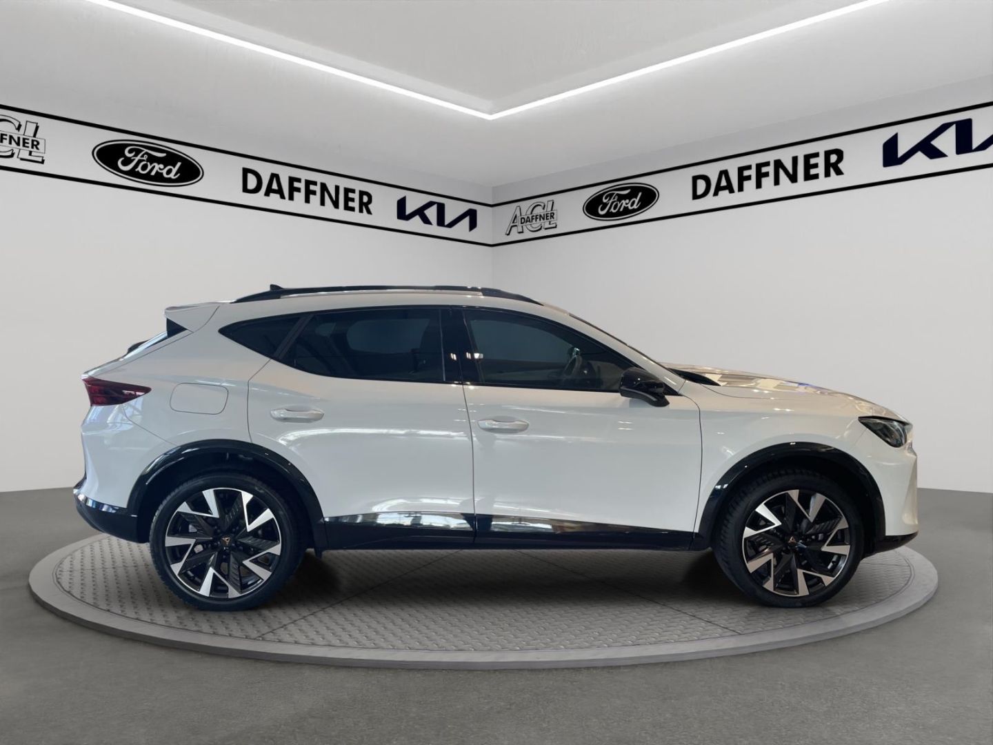 Fahrzeugabbildung CUPRA Formentor 1.5 eTSI 110 kW AHK-klappbar Navi Digi