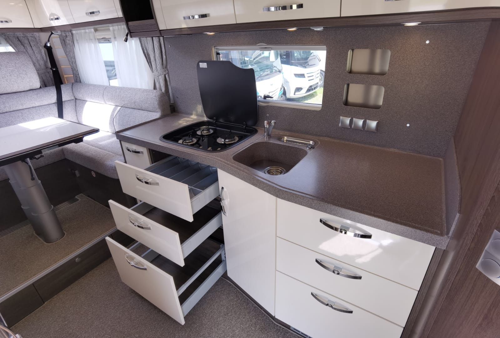 Fahrzeugabbildung Phoenix Maxi-Alkoven 7500 RSL *SommerSale*