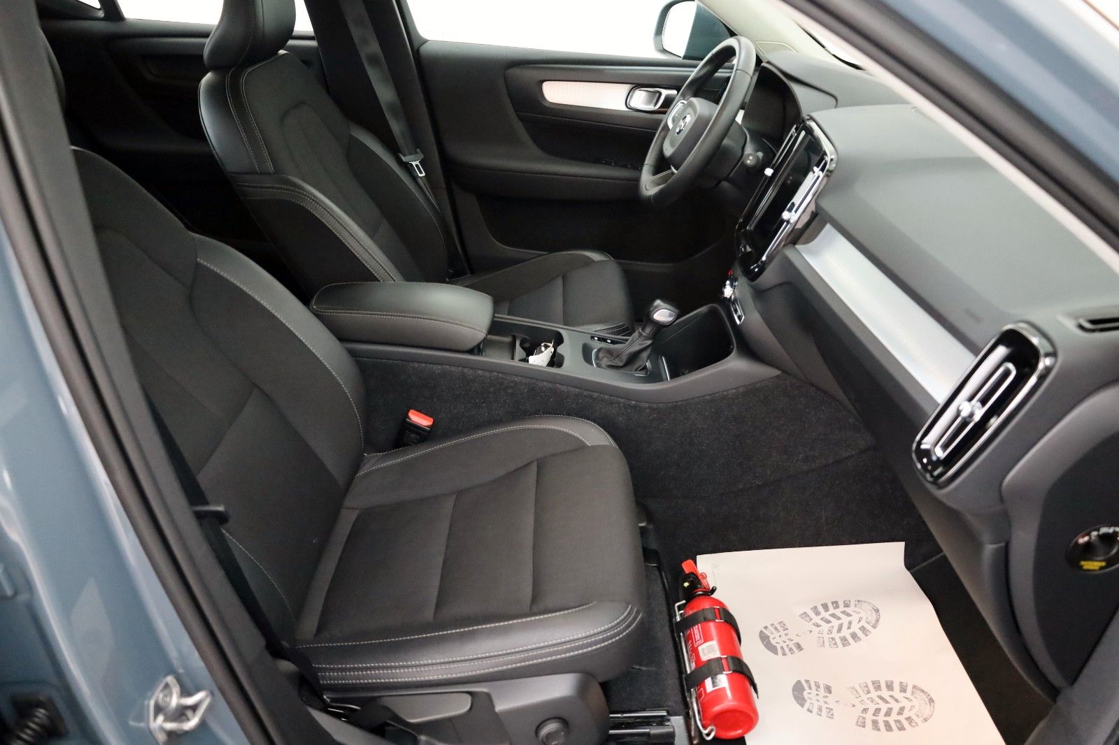 Fahrzeugabbildung Volvo XC40 Momentum Pro T.Leder,Navi,LED,SH,PDC,Apple