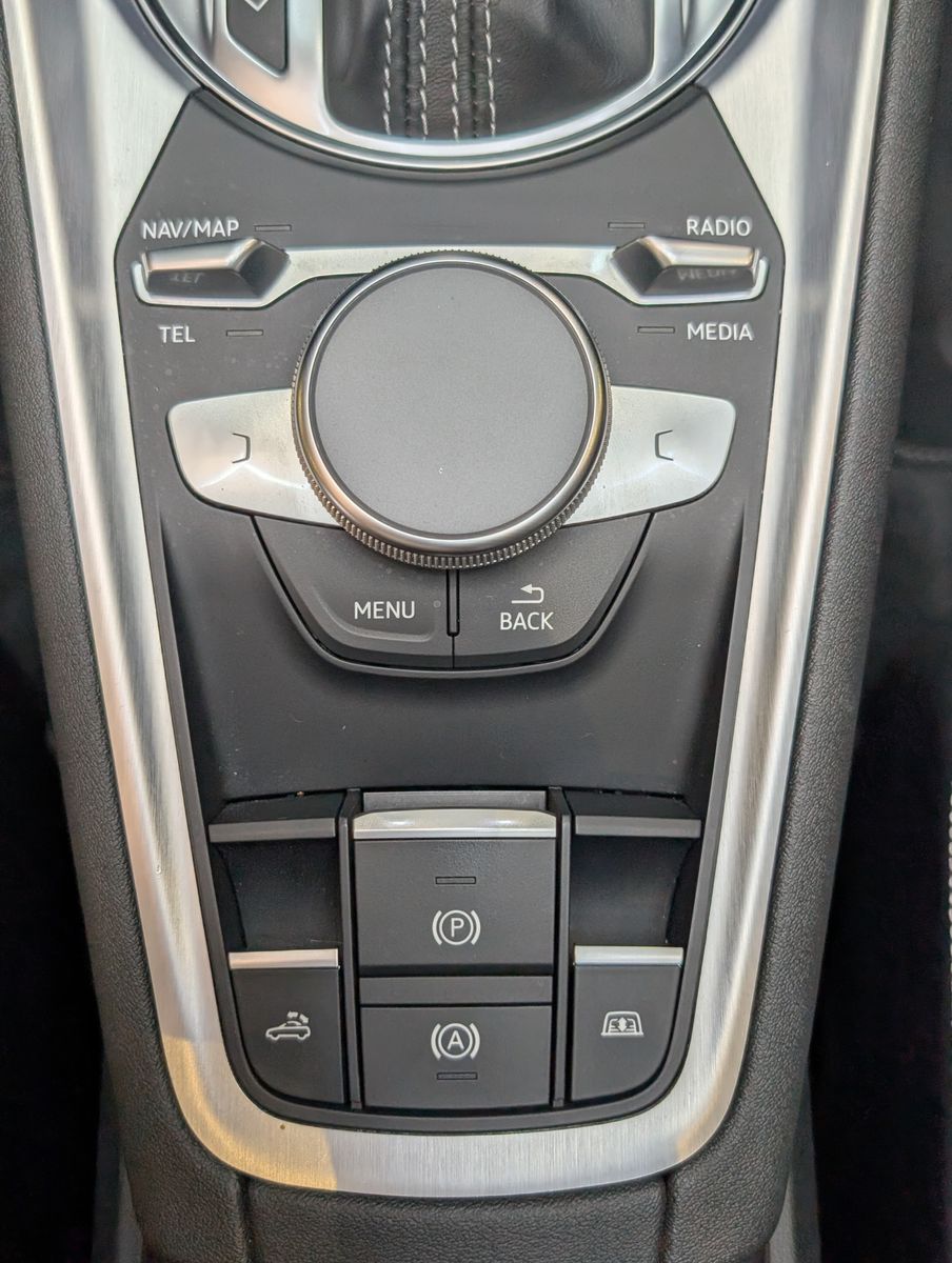 Fahrzeugabbildung Audi TT Roadster 45 TFSI Quattro S-Line Sport-Paket +