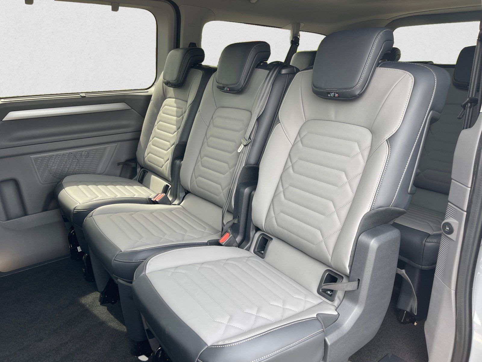 Volkswagen T7 Caravelle - Bild 10
